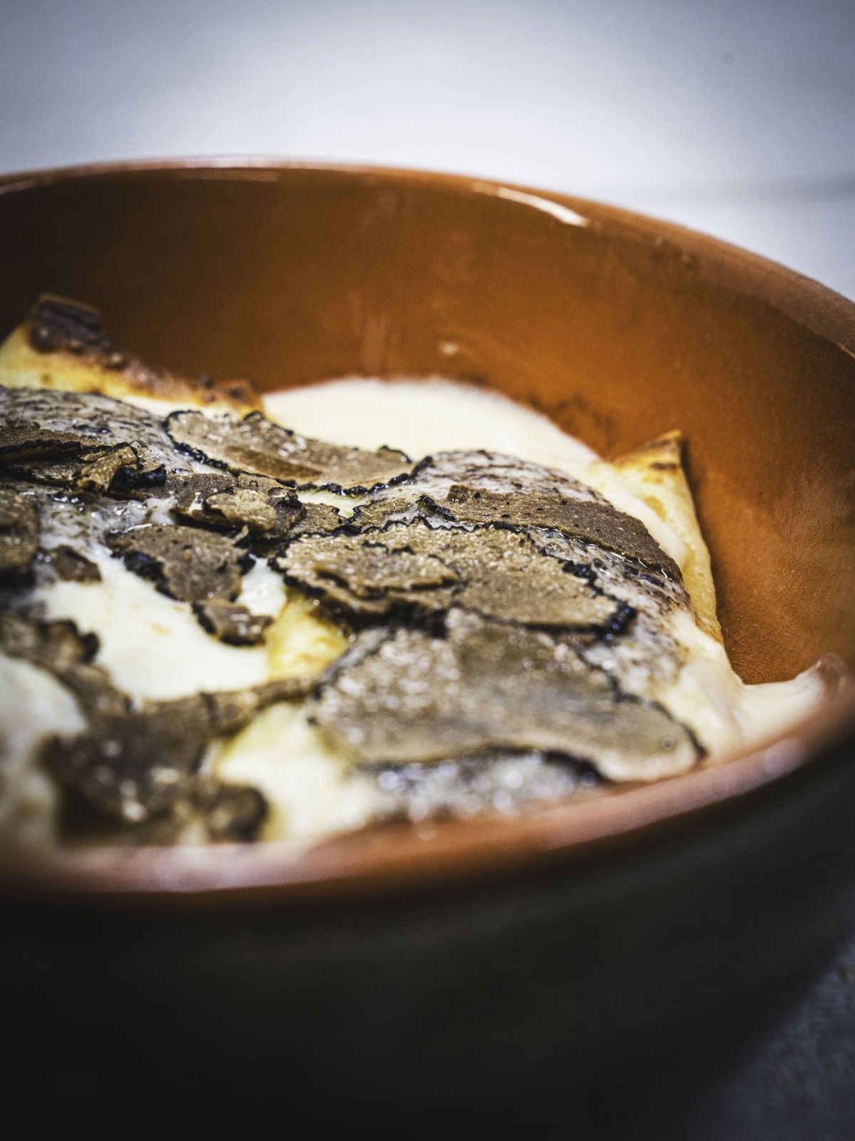 DEGUSTAZIONE DI PRELIBATEZZE AL TARTUFO IN AZIENDA 1