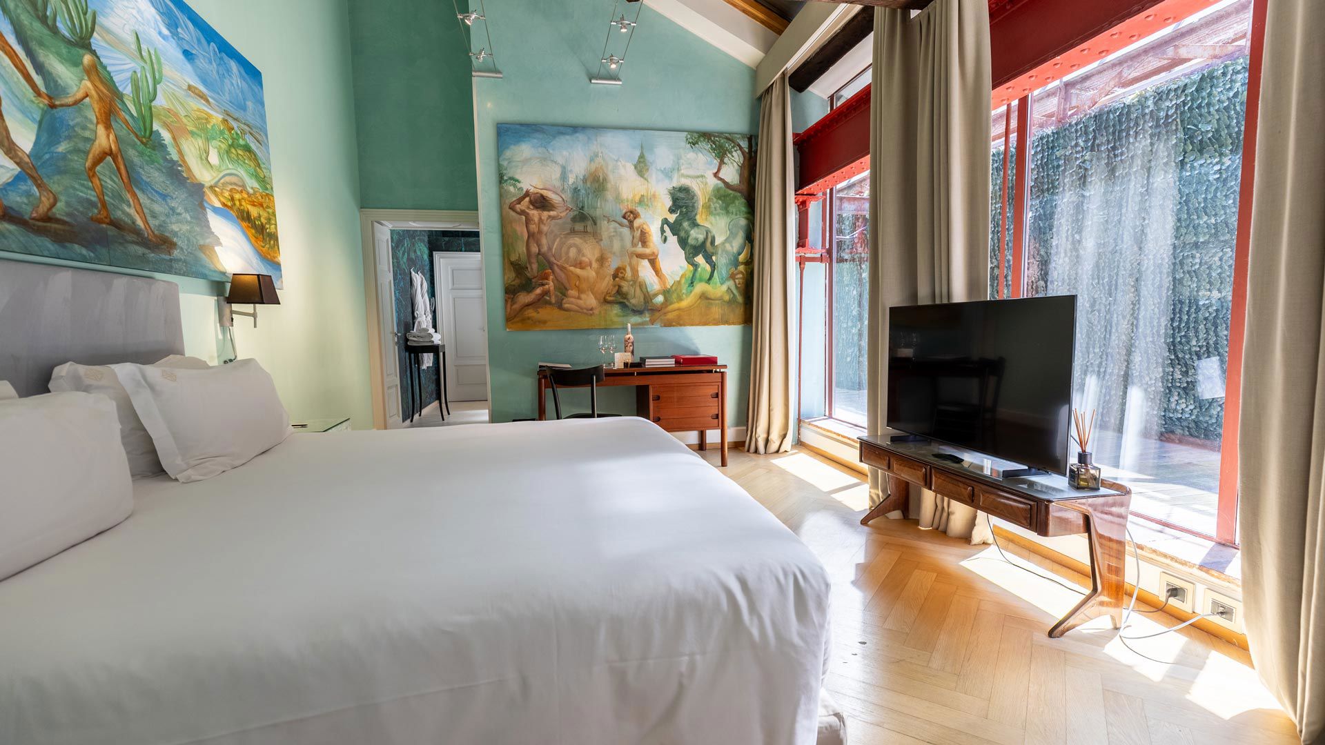 Grand Terrace Rooms 4