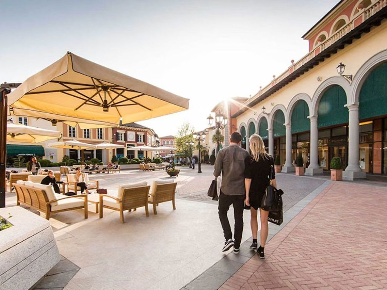 Serravalle Designer Outlet Per Una Giornata di Shopping