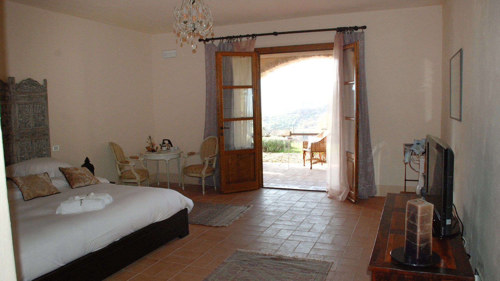 Camera Matrimoniale 3