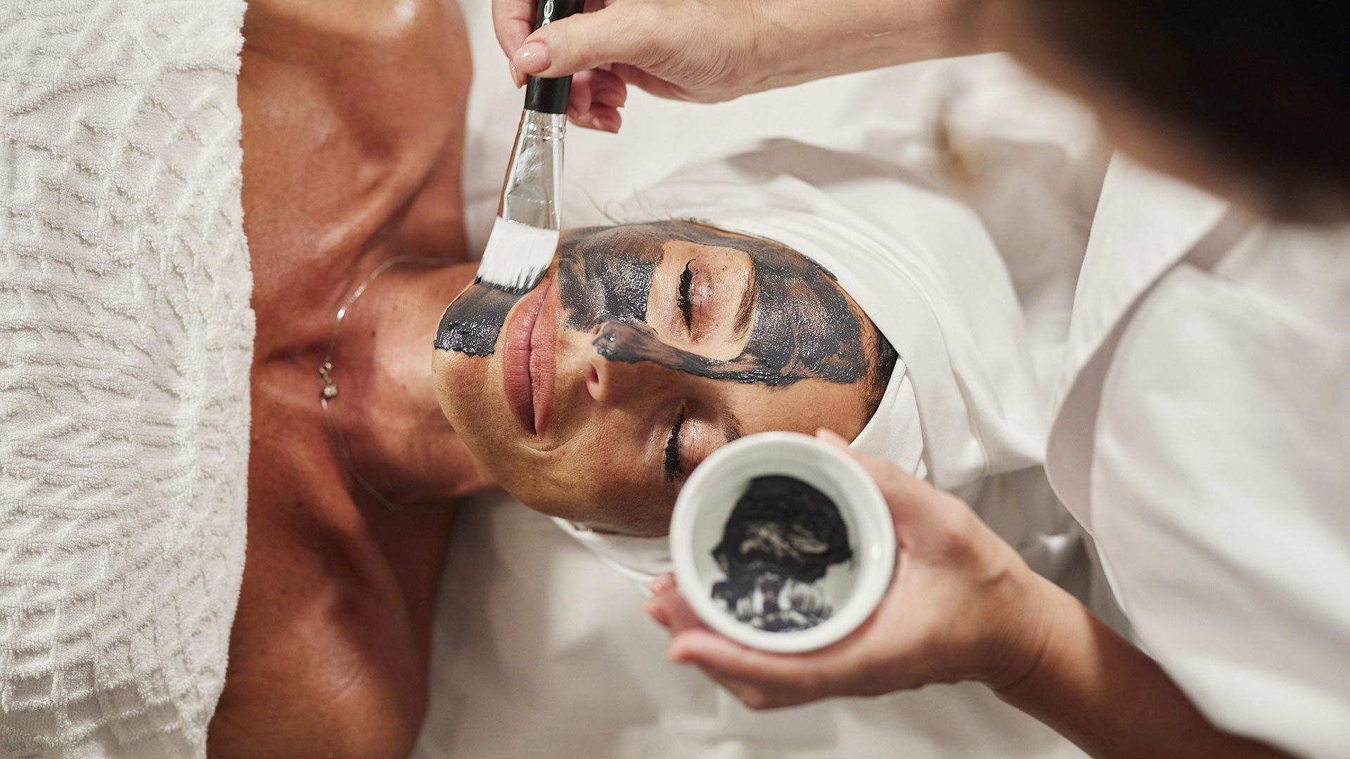 Exclusive SPA facial and body treatments 4