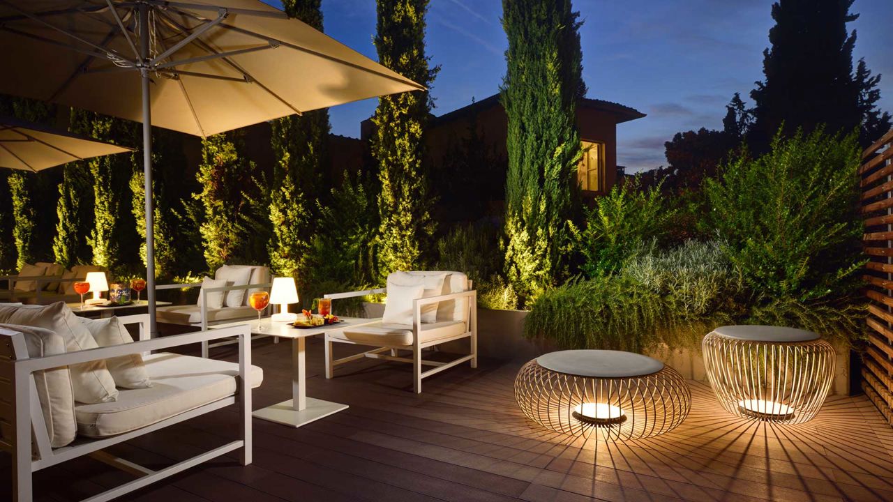 A corner of greenery and tranquility for moments of relaxation and conviviality, amid unique scents and flavors. A corner of greenery and tranquility for moments of relaxation and conviviality, amid unique scents and flavors.