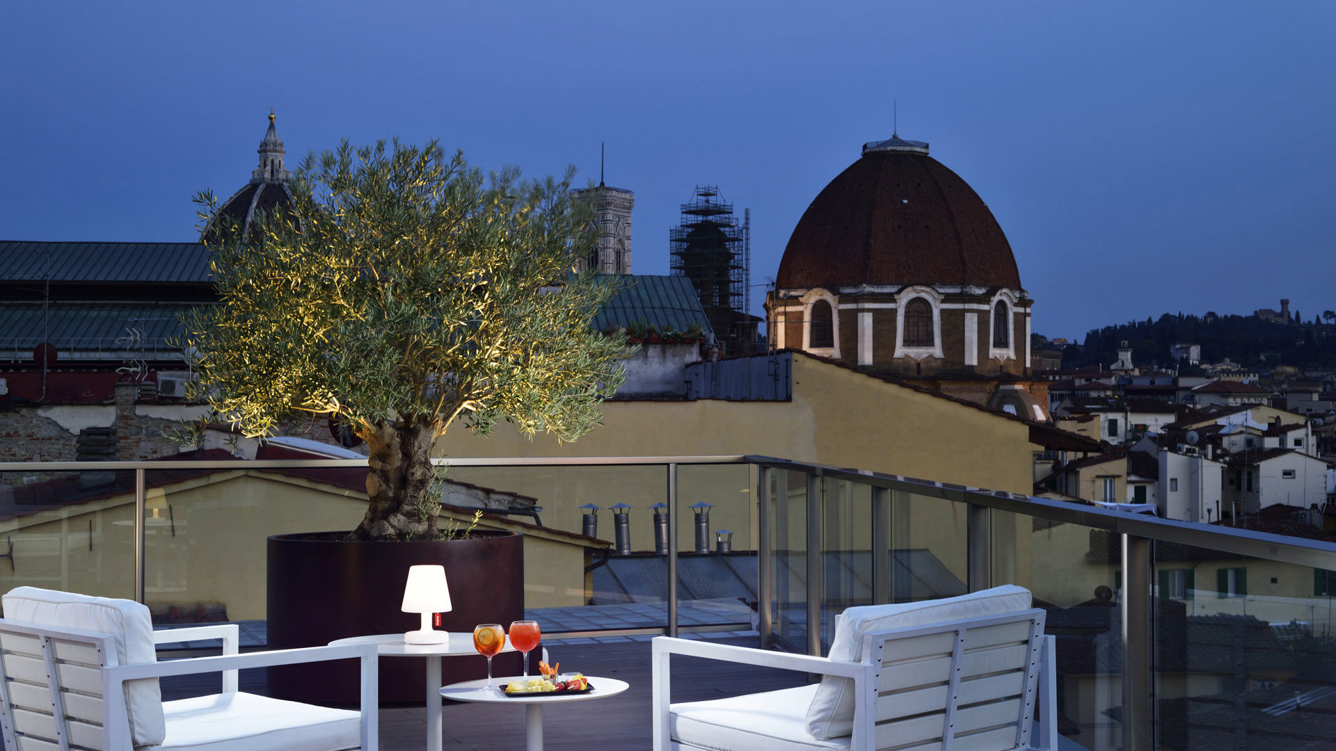 Roof Pool & Bar - Sky Breeze Roof Pool & Bar - Sky Breeze