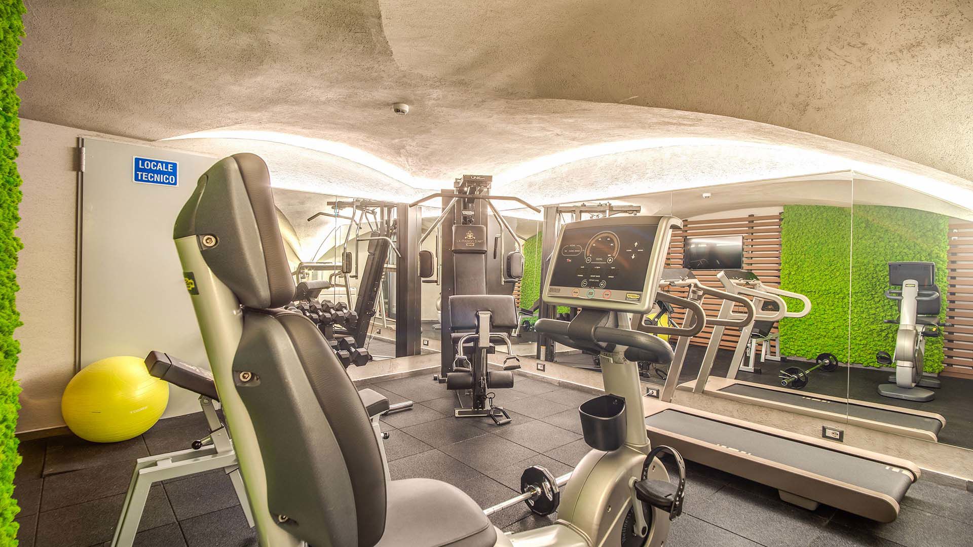 4-star hotel with gym in the Monti district Rome 5