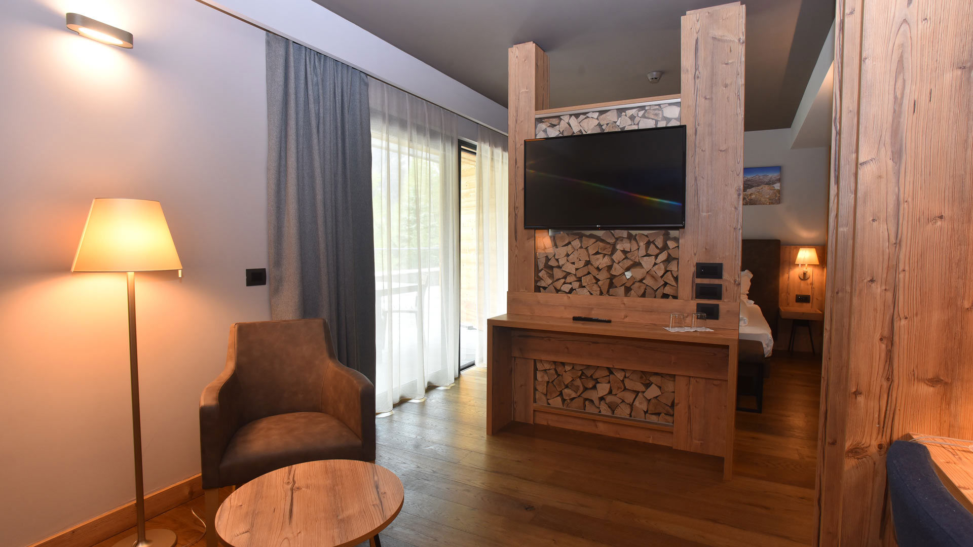 Rooms & Suites 6