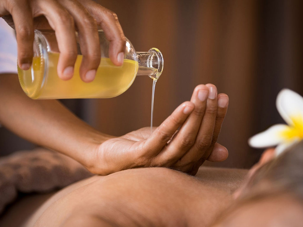 gallery/1024-massaggio_acqua.jpg gallery/1024-massaggio_acqua.jpg