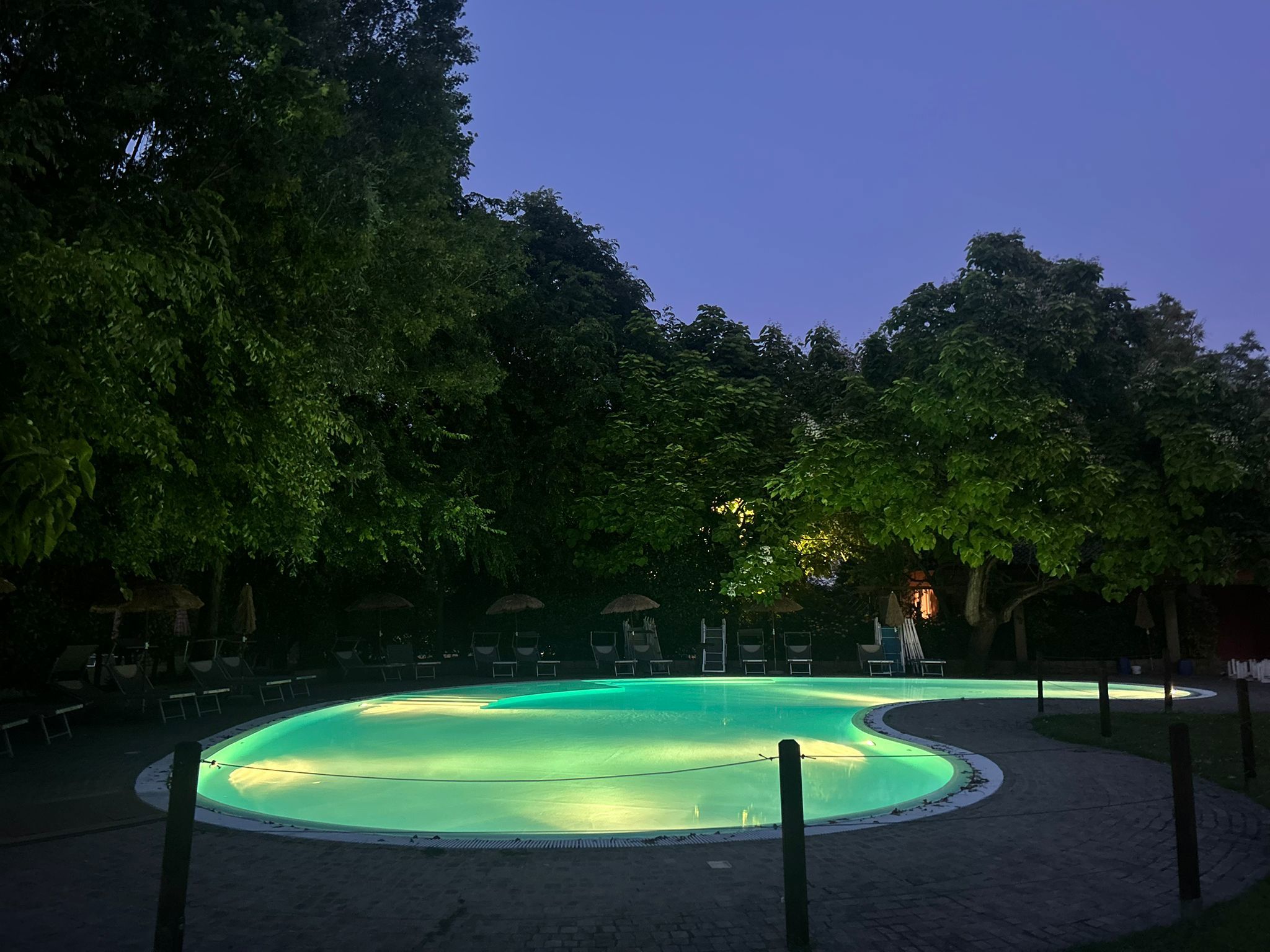 Piscina esterna 5