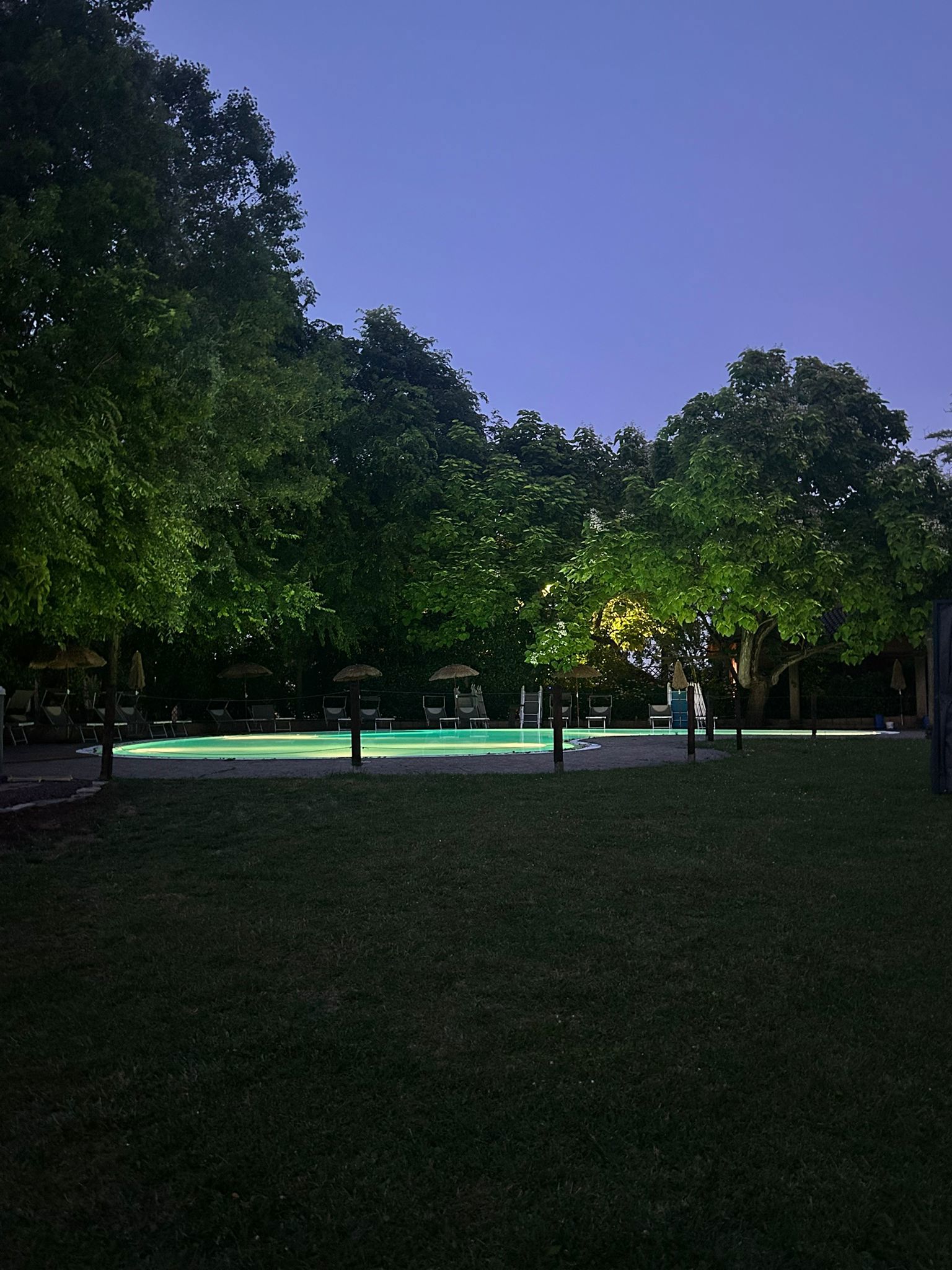 Piscina esterna 4