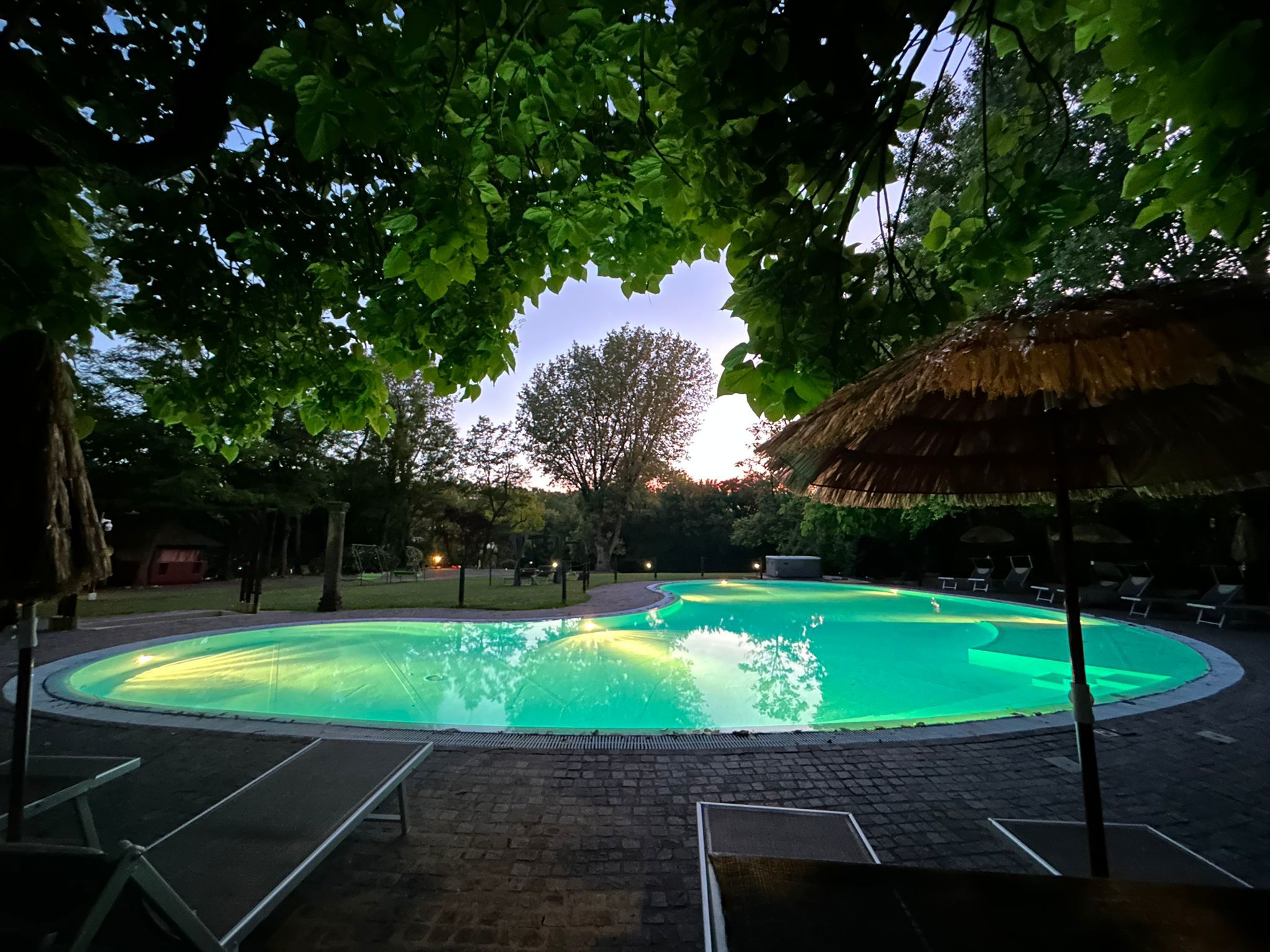 Piscina esterna 15