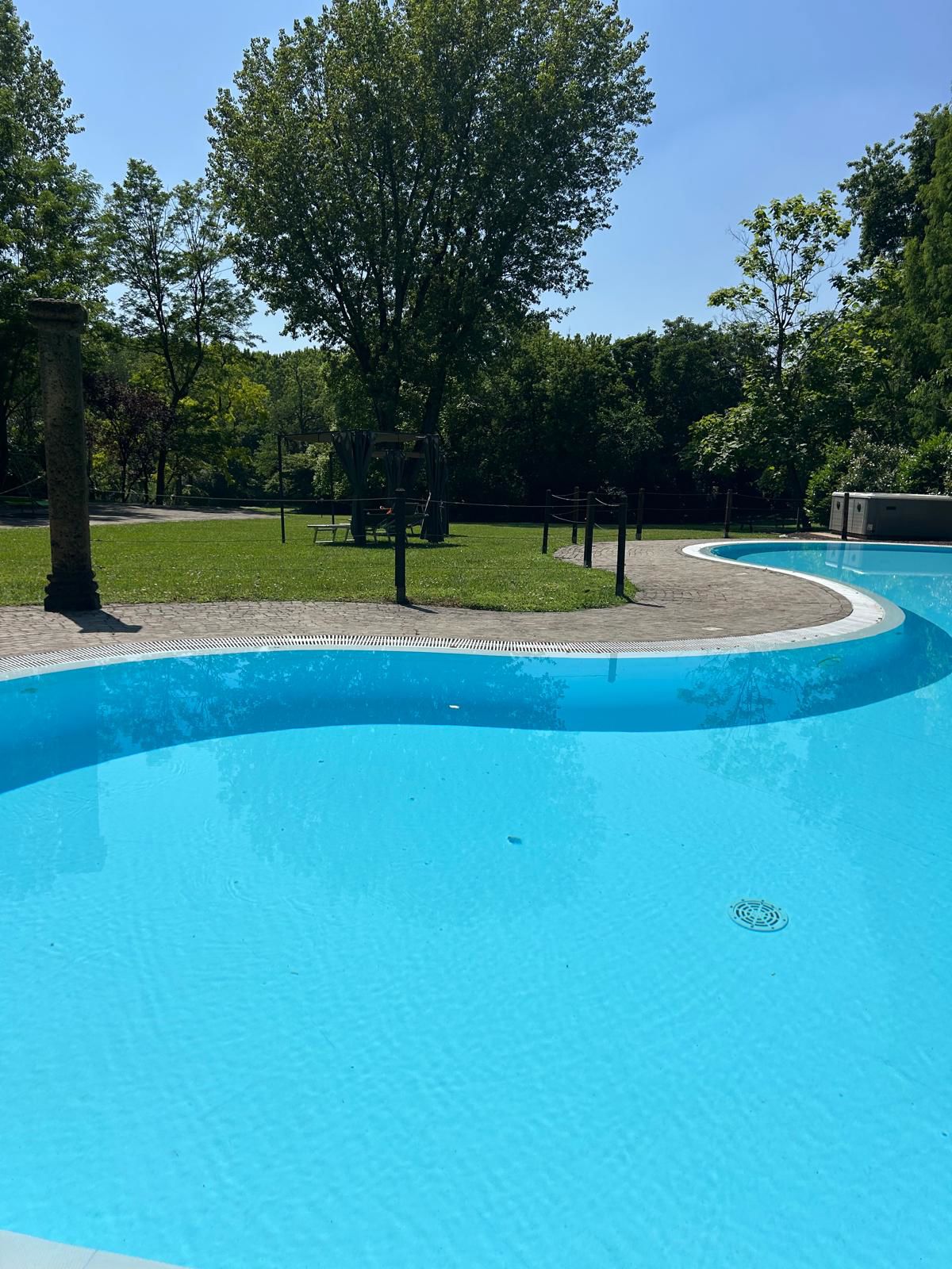Piscina esterna 20