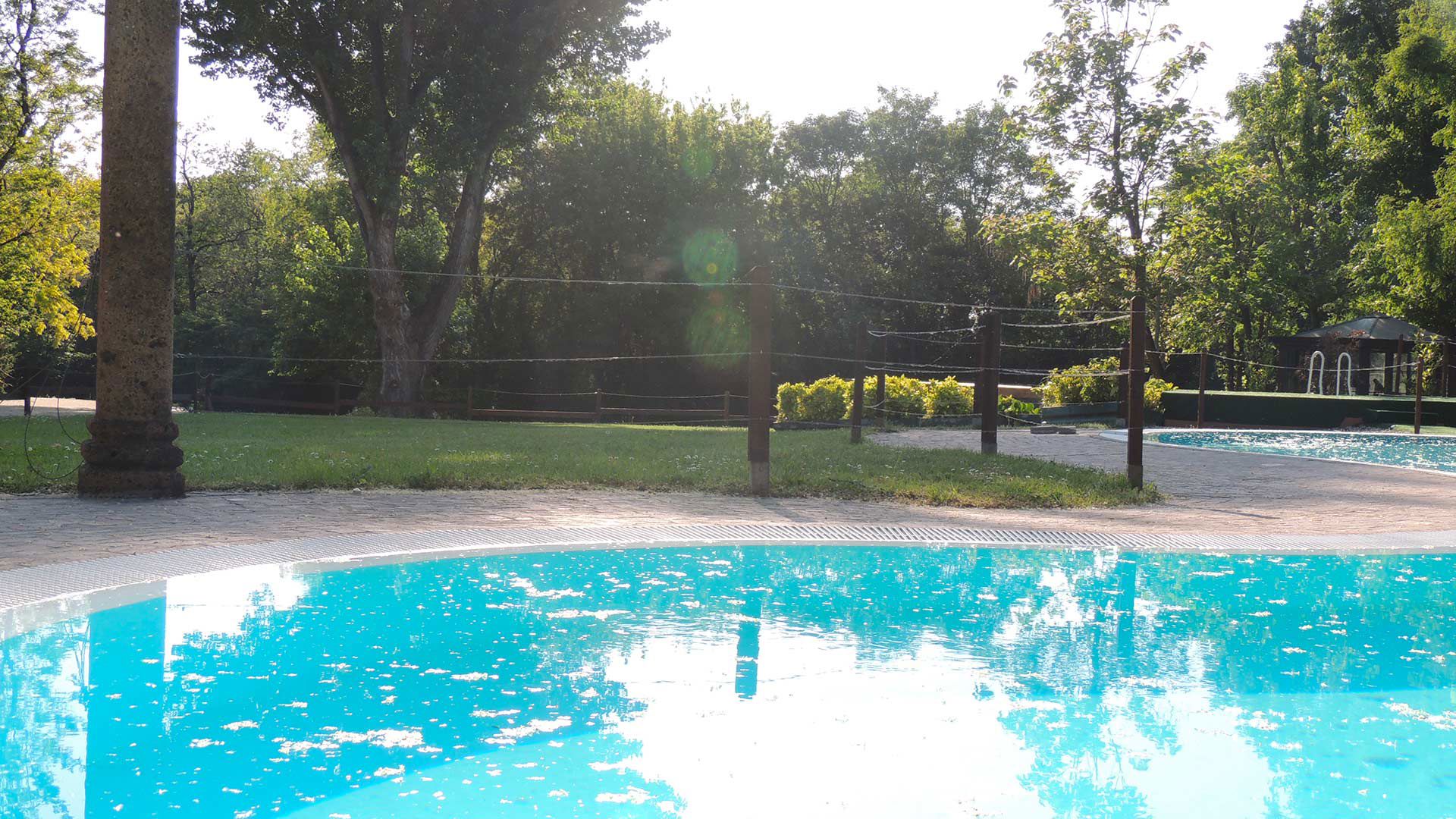 Piscina esterna 2