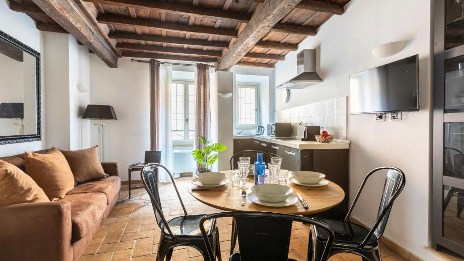 Deluxe Apartment 1