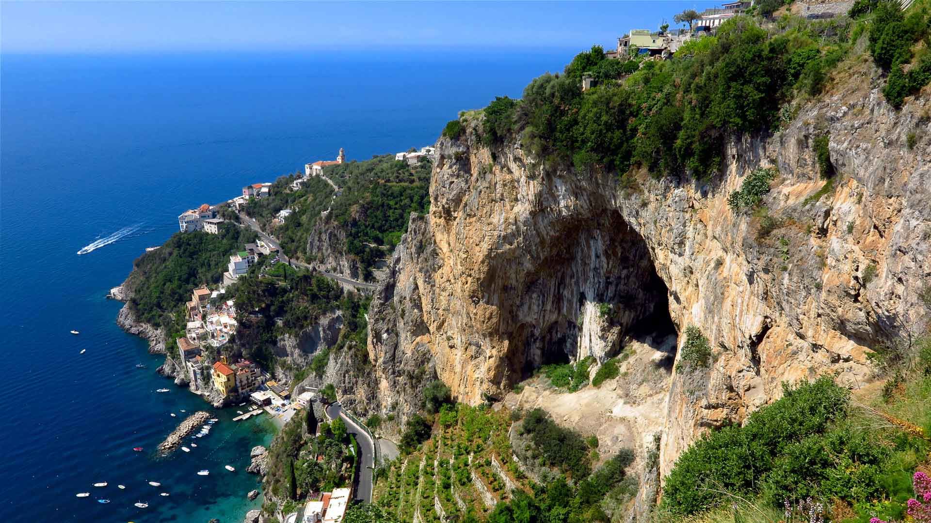 Dal nostro hotel sul mare a Praiano in direzione di Conca dei Marini! 6