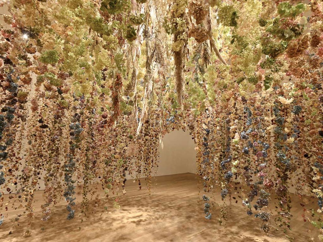 Flowers: From Renaissance to Artificial Intelligence