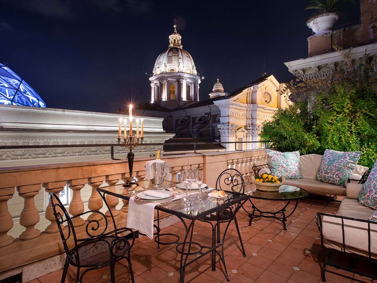 Junior Suite with Private Terrace on Via del Corso