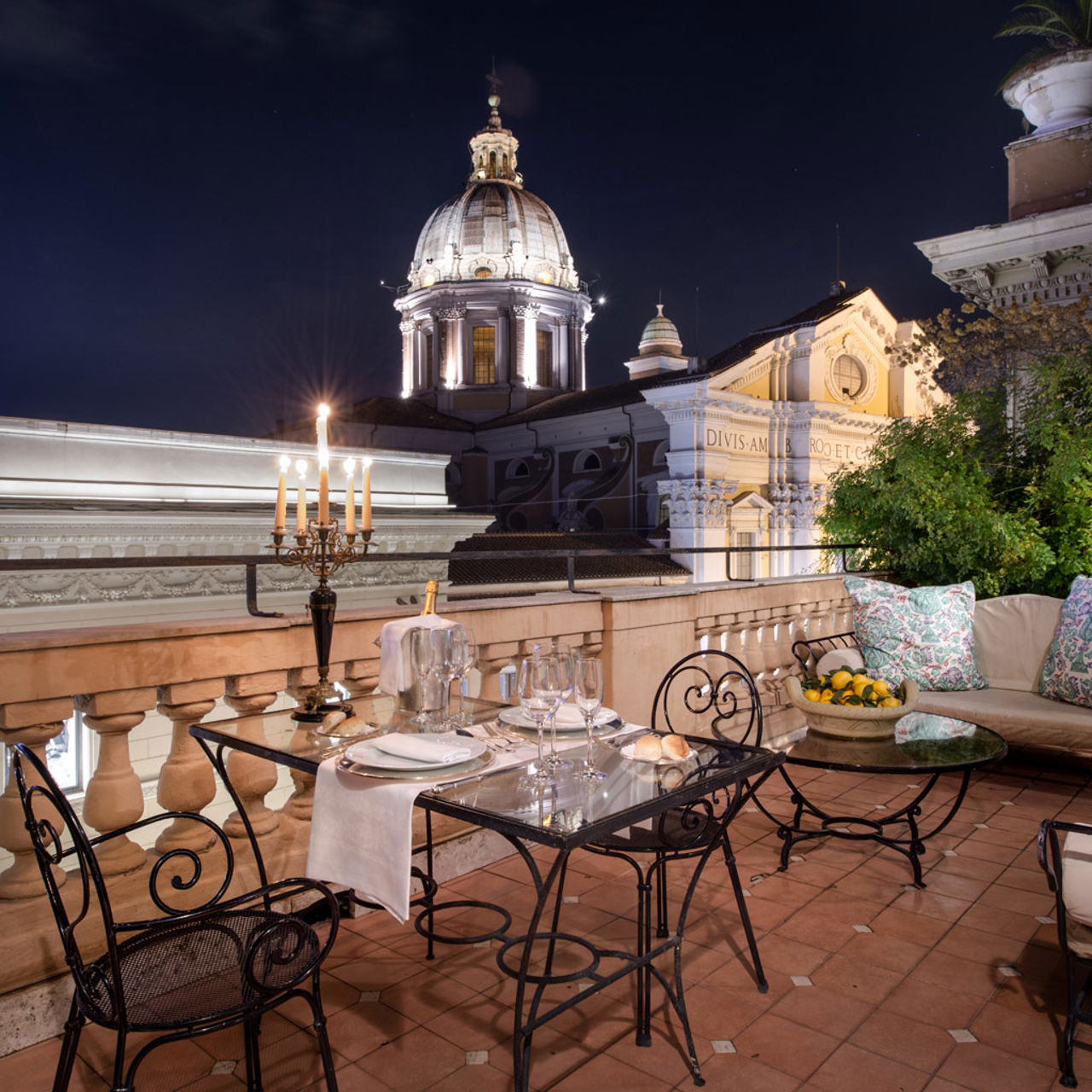 Junior Suite with Private Terrace on Via del Corso 10