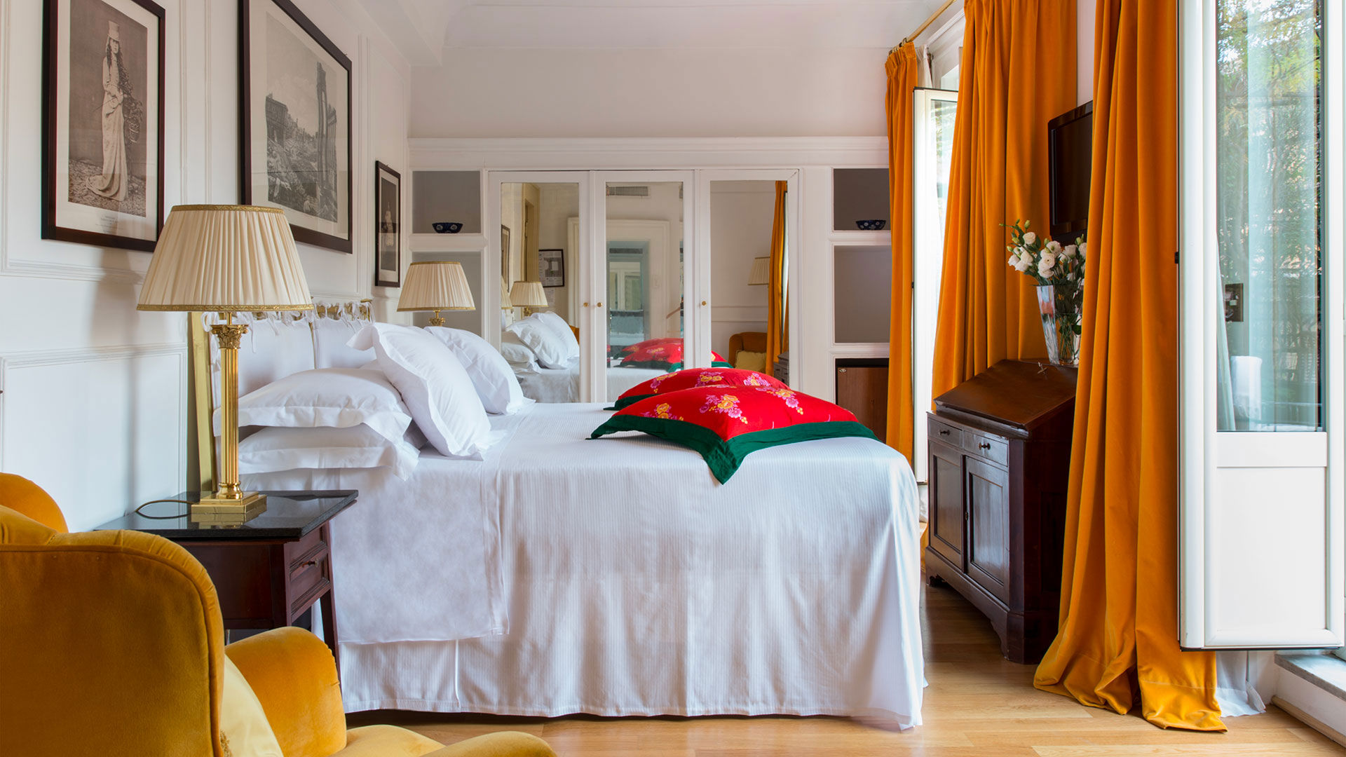 Deluxe Rooms with a Private Terrace