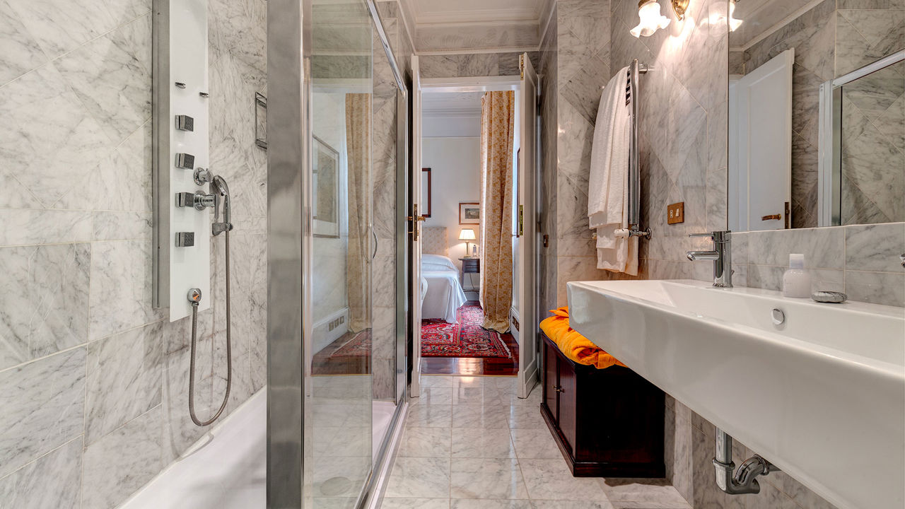 Luxury Bathrooms with Exclusive Products