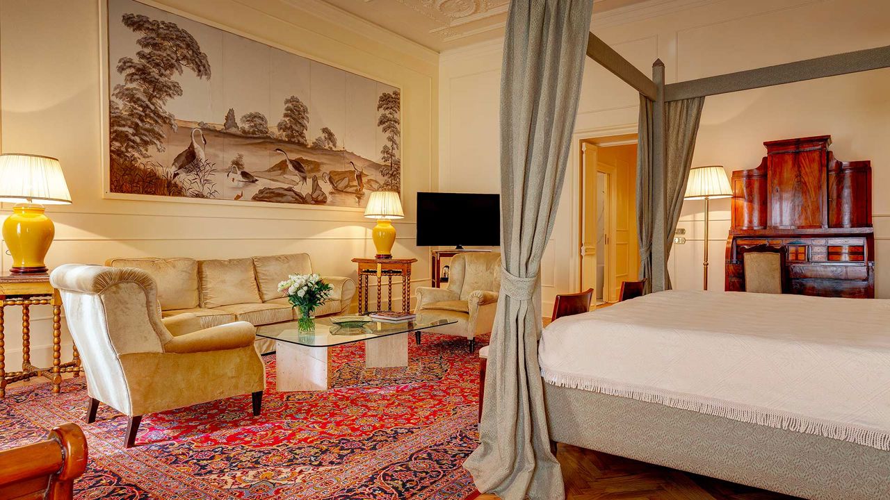 Spacious and refined living and sleeping areas