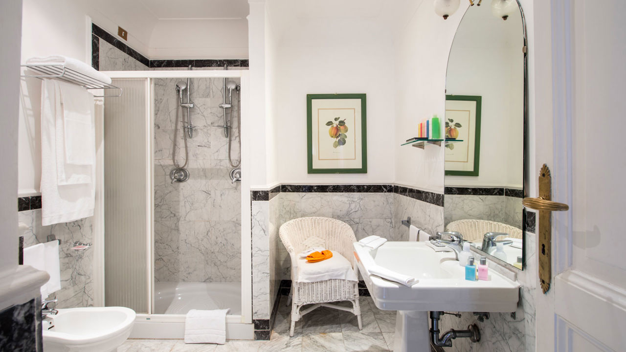 Features and facilities of the Standard Family Room