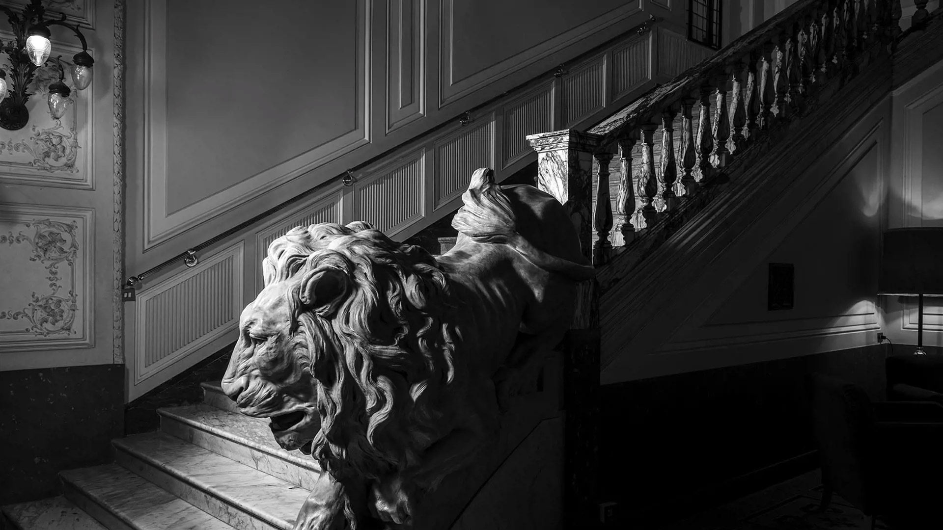 Who was Armando Brasini, the architect behind the Grand Hotel Plaza