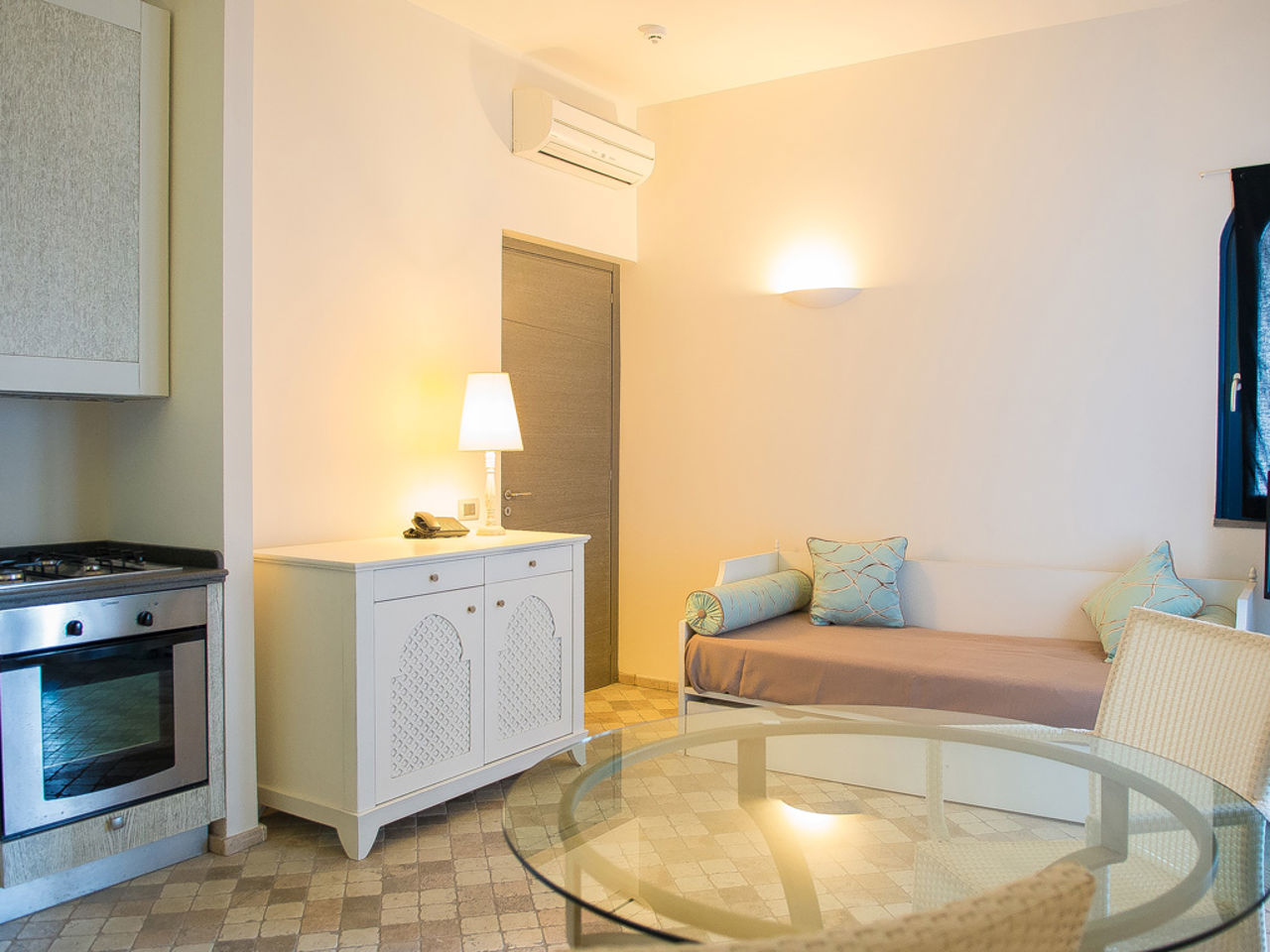 Suite 12