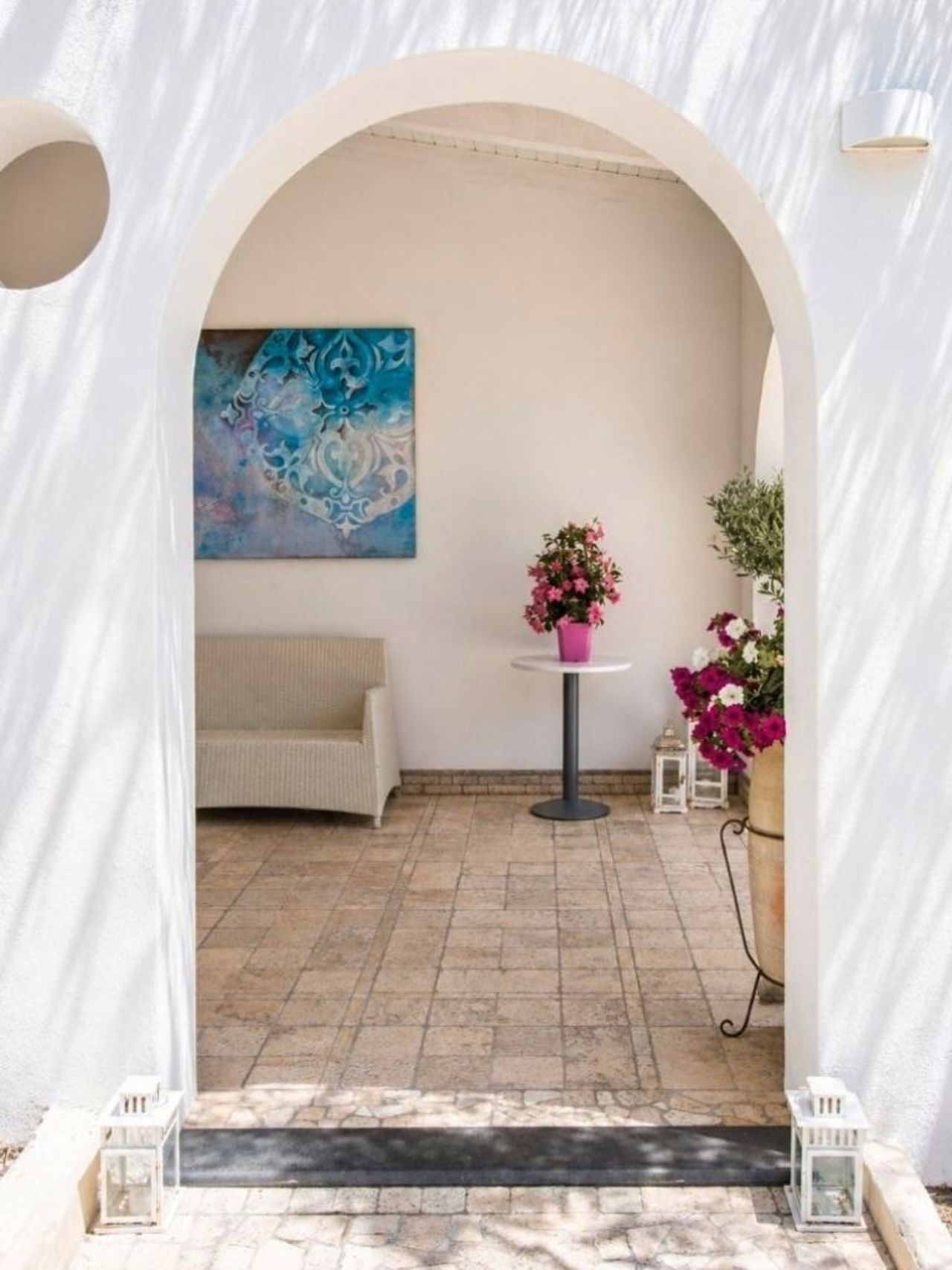 Arte, poesia e storia negli spazi dell’hotel 13 Arte, poesia e storia negli spazi dell’hotel 13