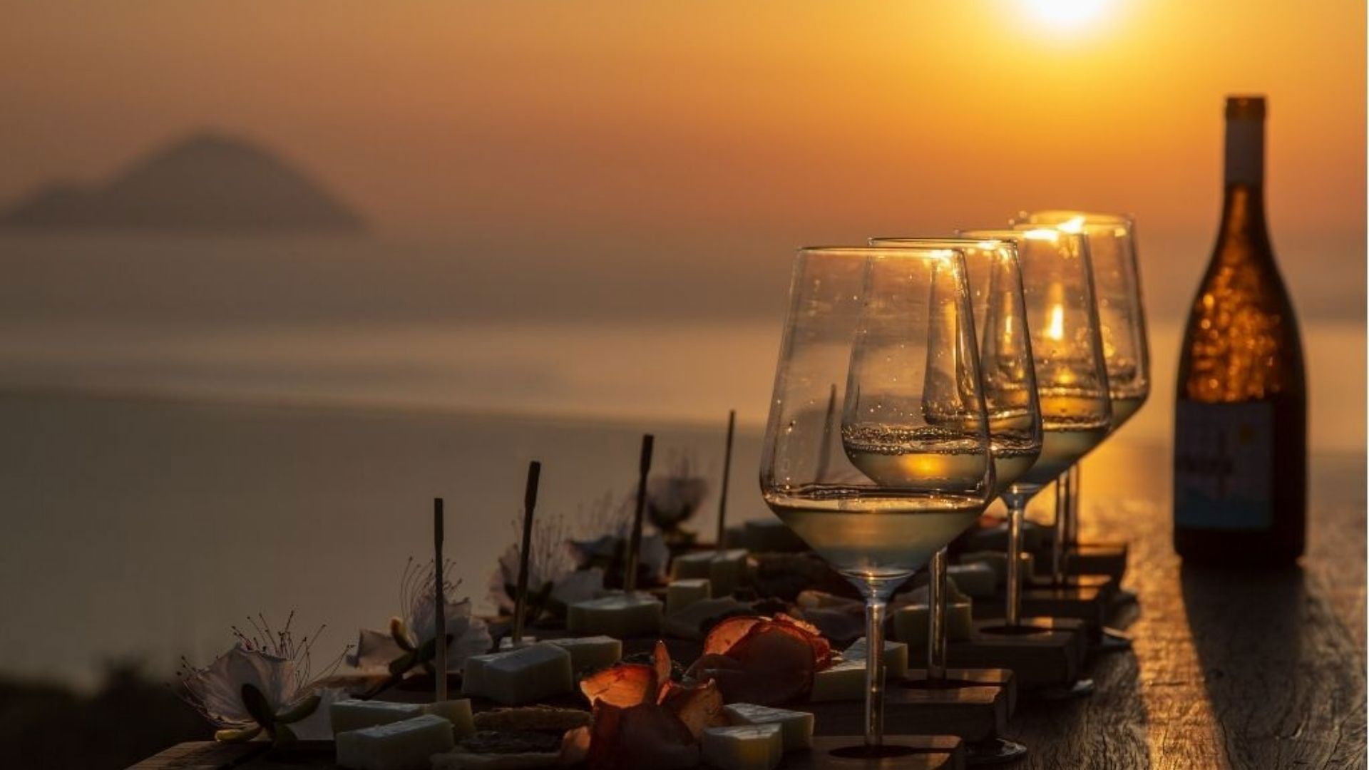 Esperienze tra vini e panorami eoliani 8