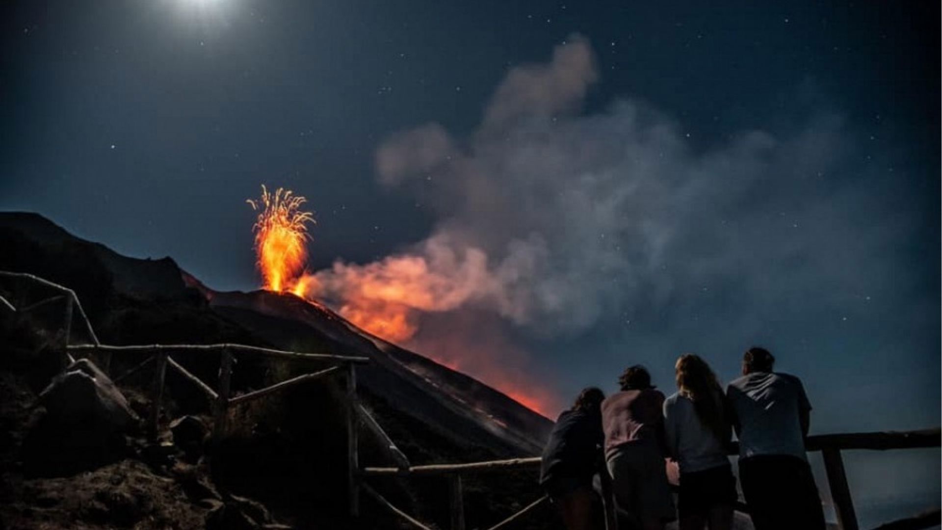 Scalata al Cratere di Stromboli by night 9