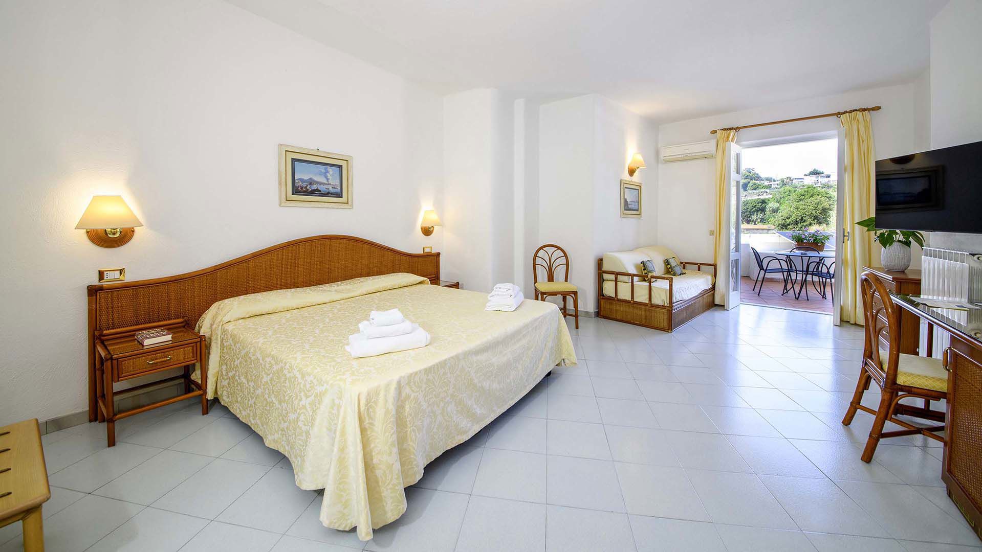 Junior Suite with side sea view - 30 m² | Partial sea view | Private balcony or terrace