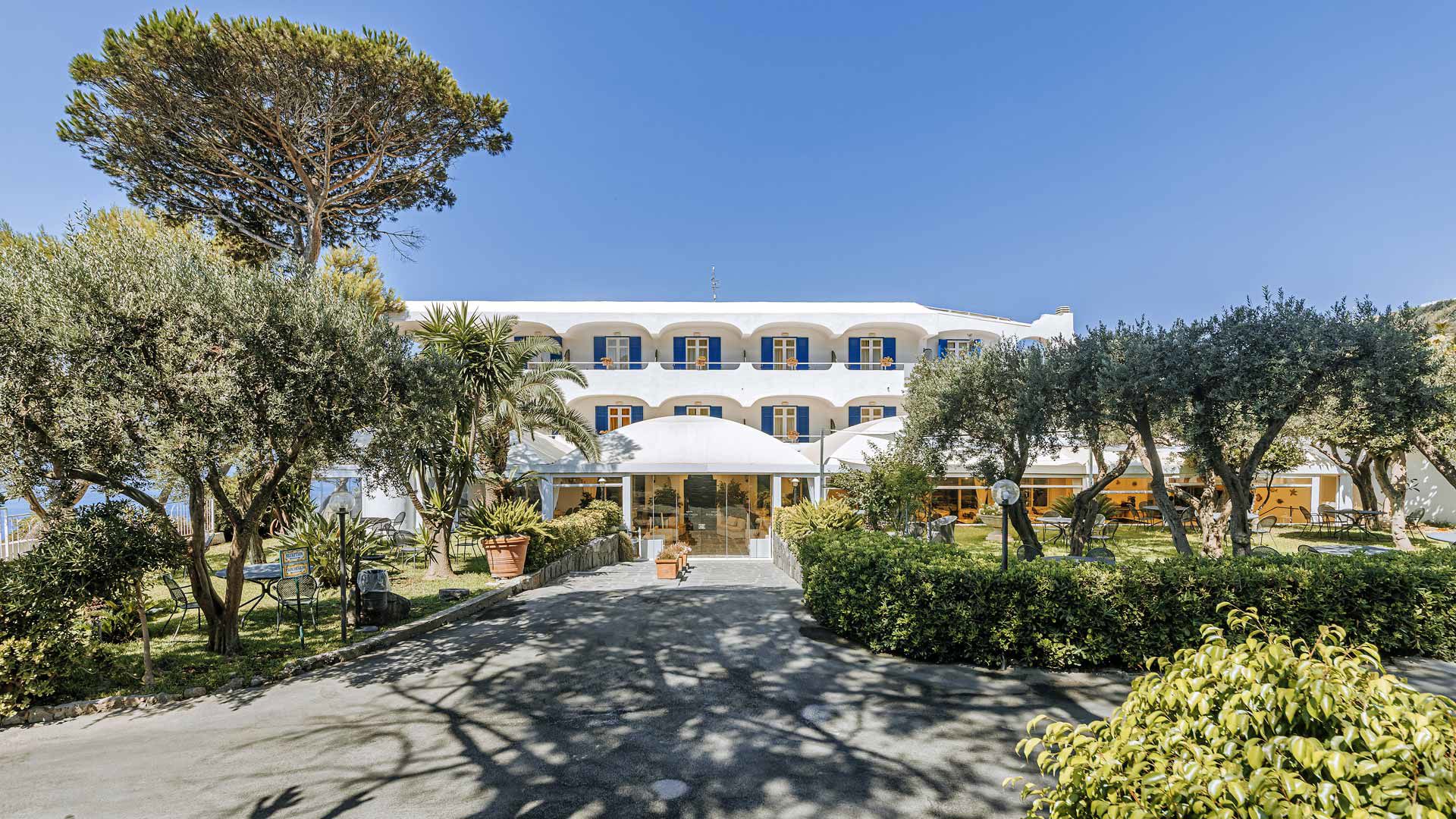 Hotel - Un angolo di Ischia affacciato sul blu, immerso nel verde
