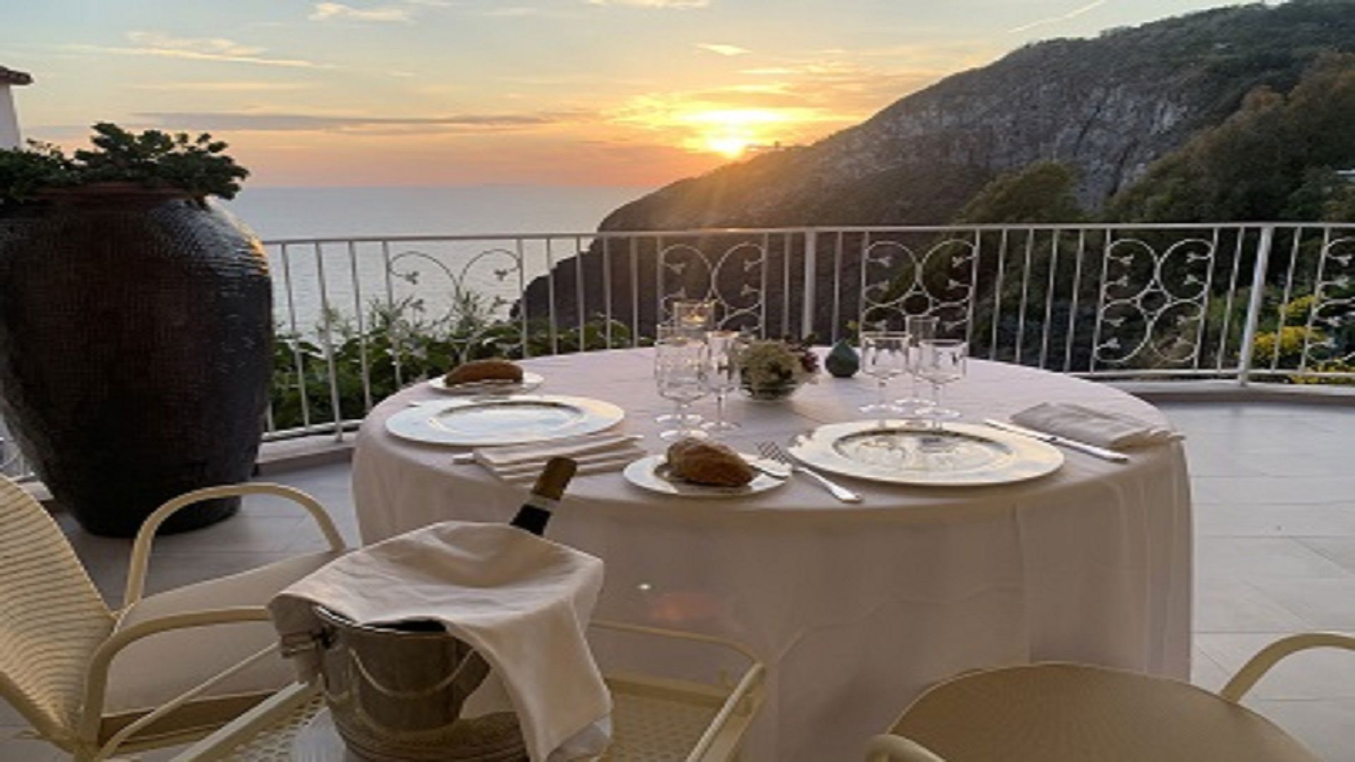 Maruzzella Restaurant - A terrace above the sea, where great food meets a breathtaking view