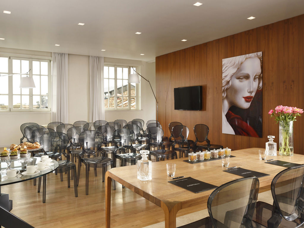 Meetings & Events 372 Meetings & Events 372