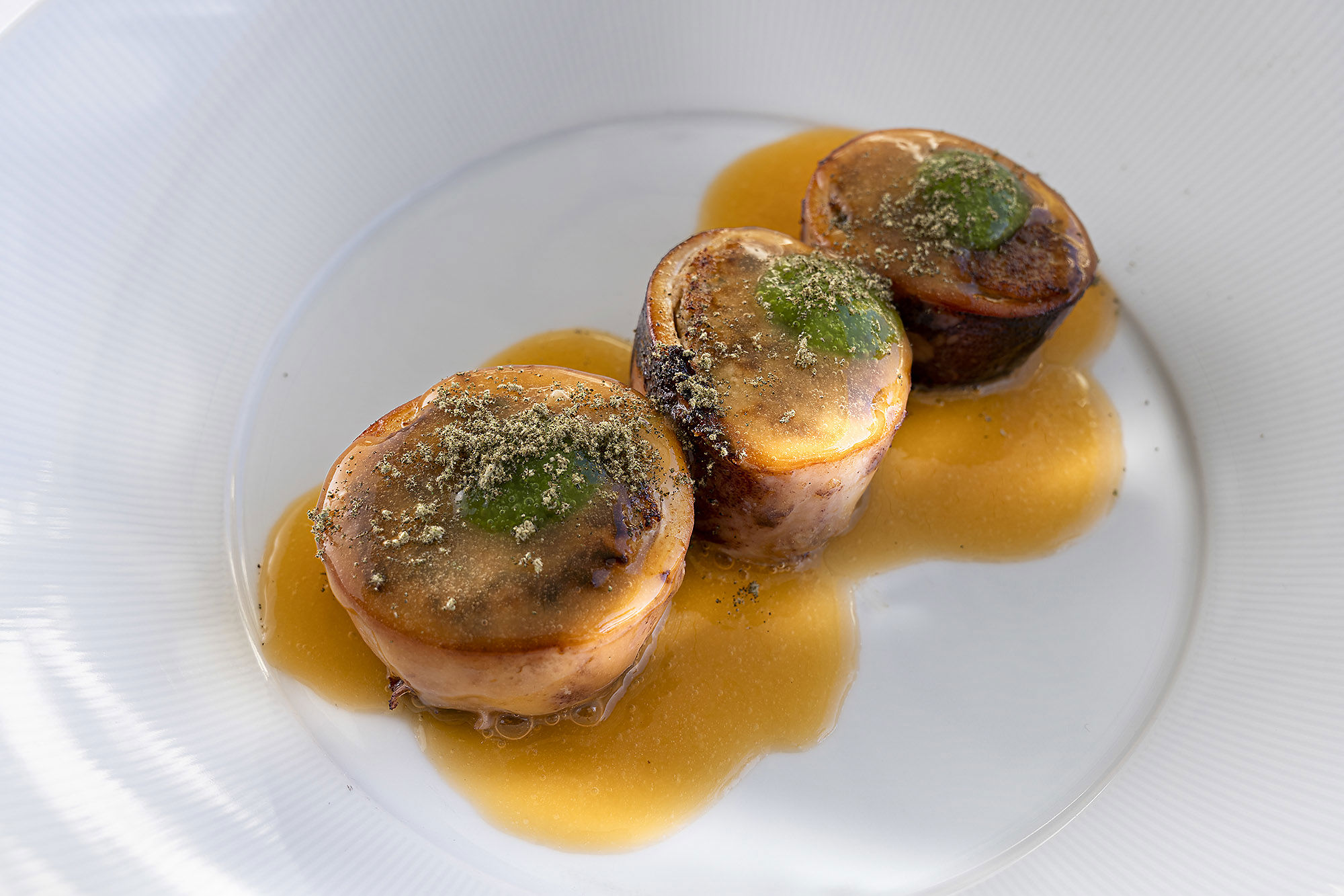 Executive Lounge Restaurant 370