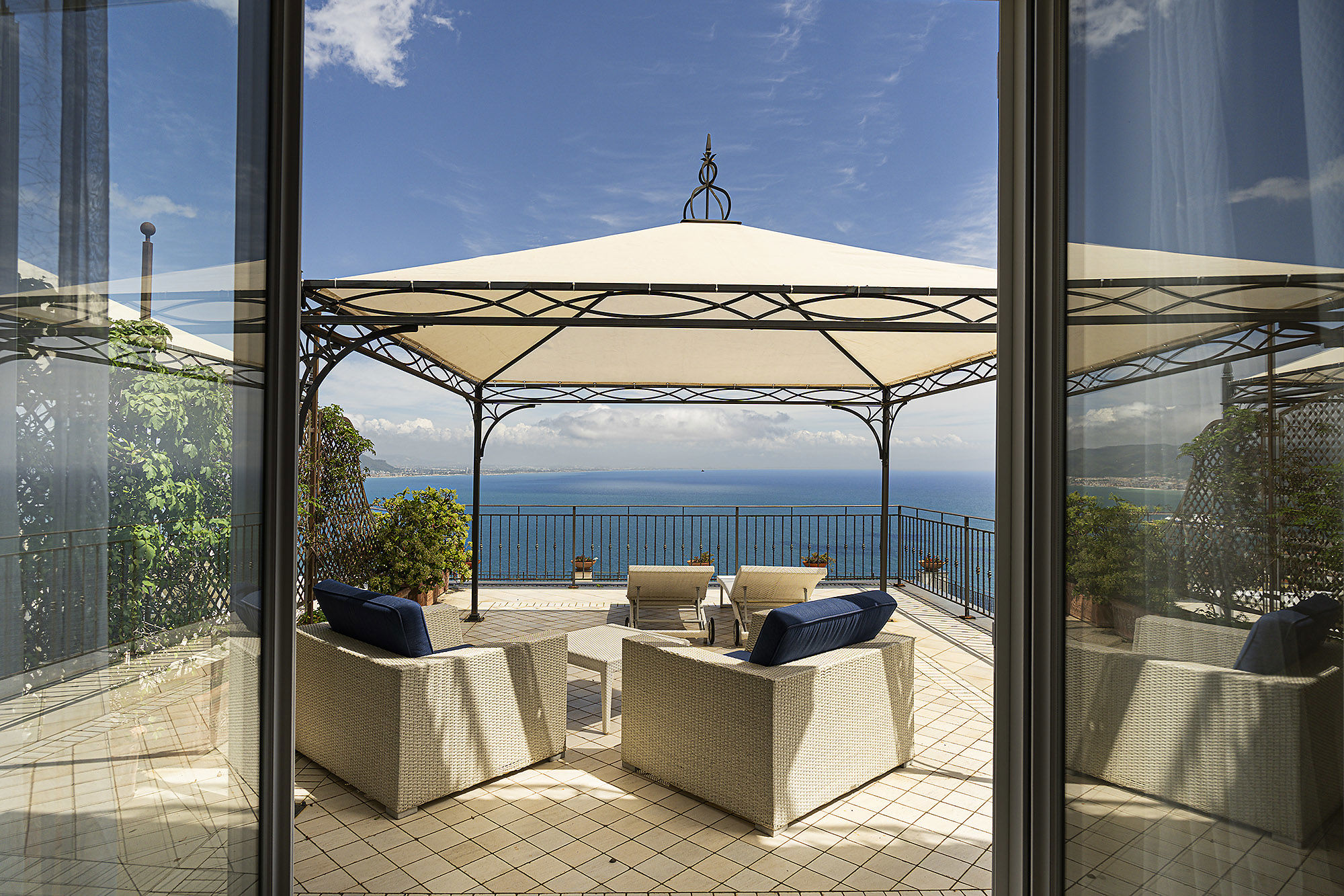 Sunshine Grand View Suite 368
