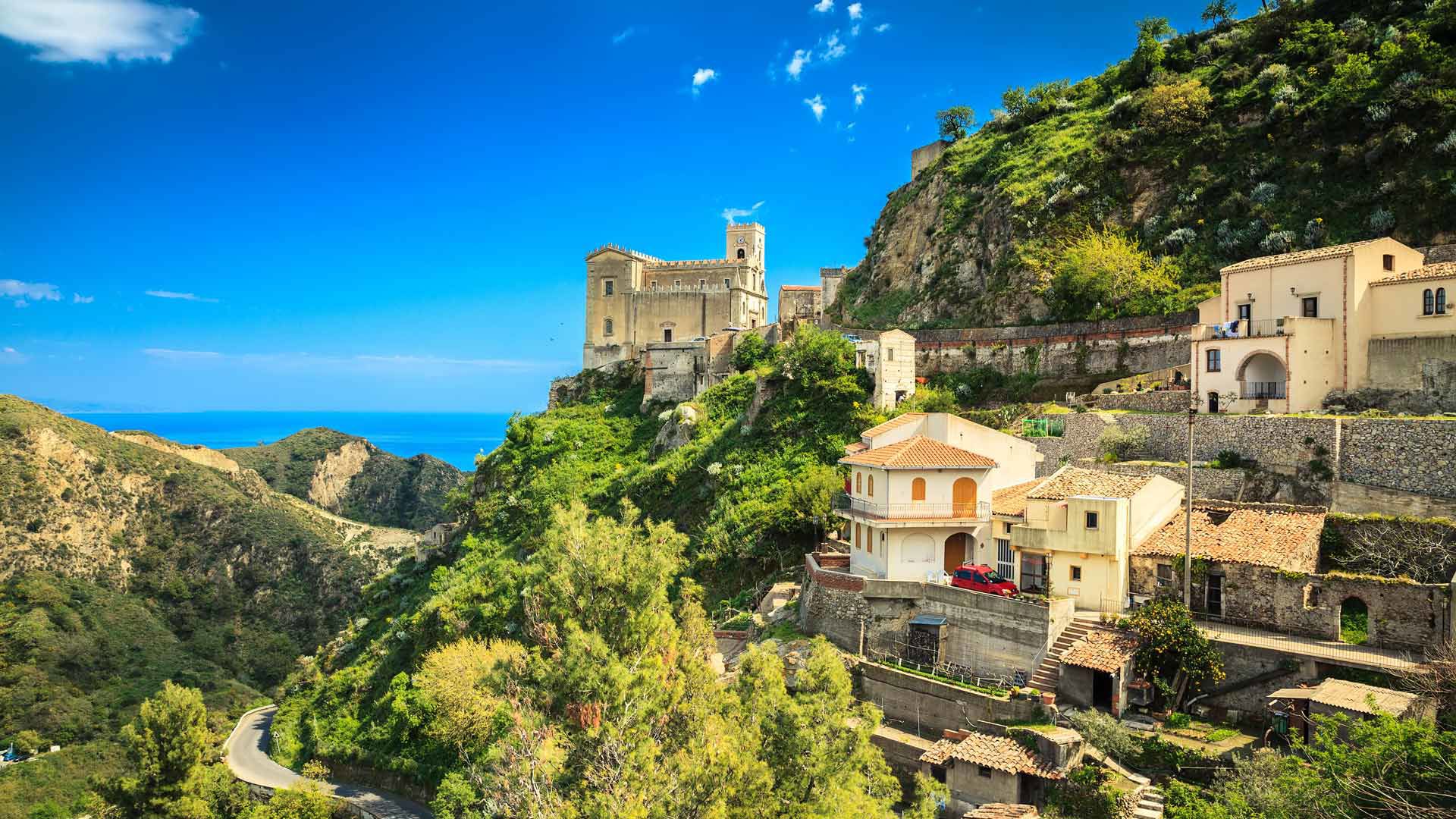 Like in a Francis Ford Coppola film: the Bar Vitelli in Savoca. 363