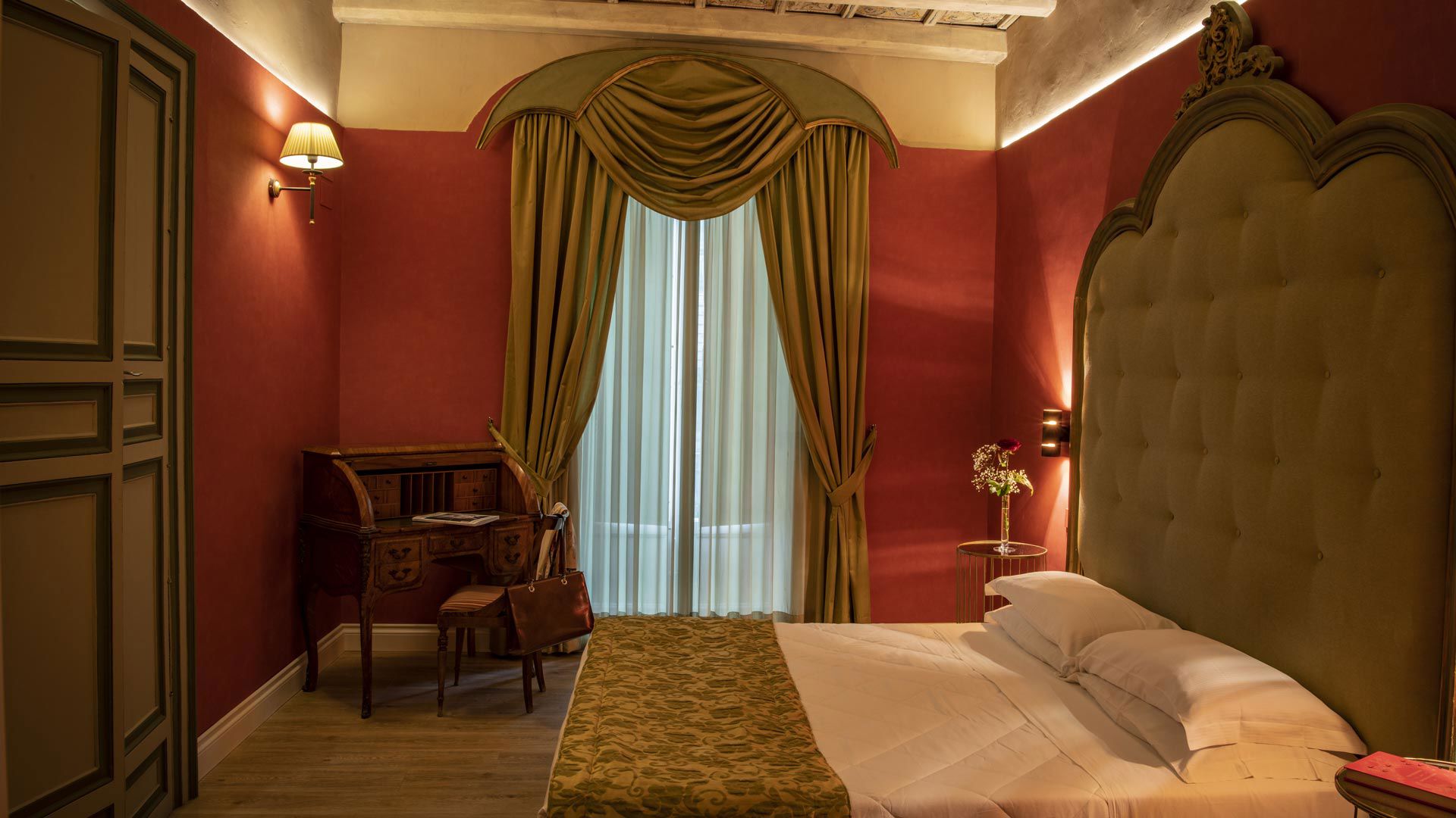 Deluxe - Timeless Allure, Modern Comfort