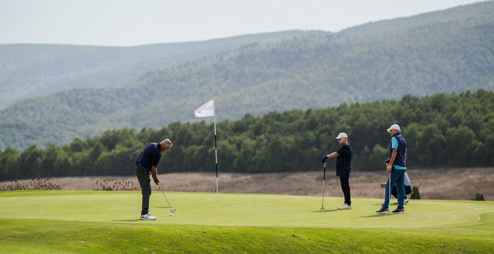 The “9 Holes Sunset Swing Eclectic” Circuit 2