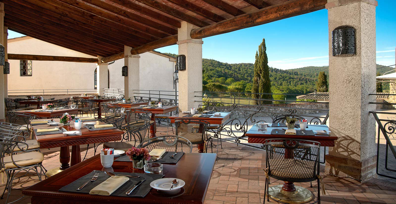 Resort with restaurant Siena 7