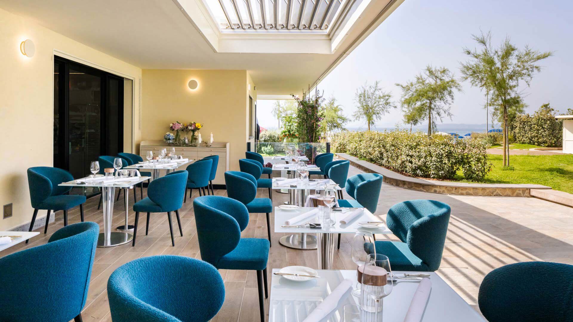 Bars and restaurants by a Tuscan beach: a relaxing gourmet journey