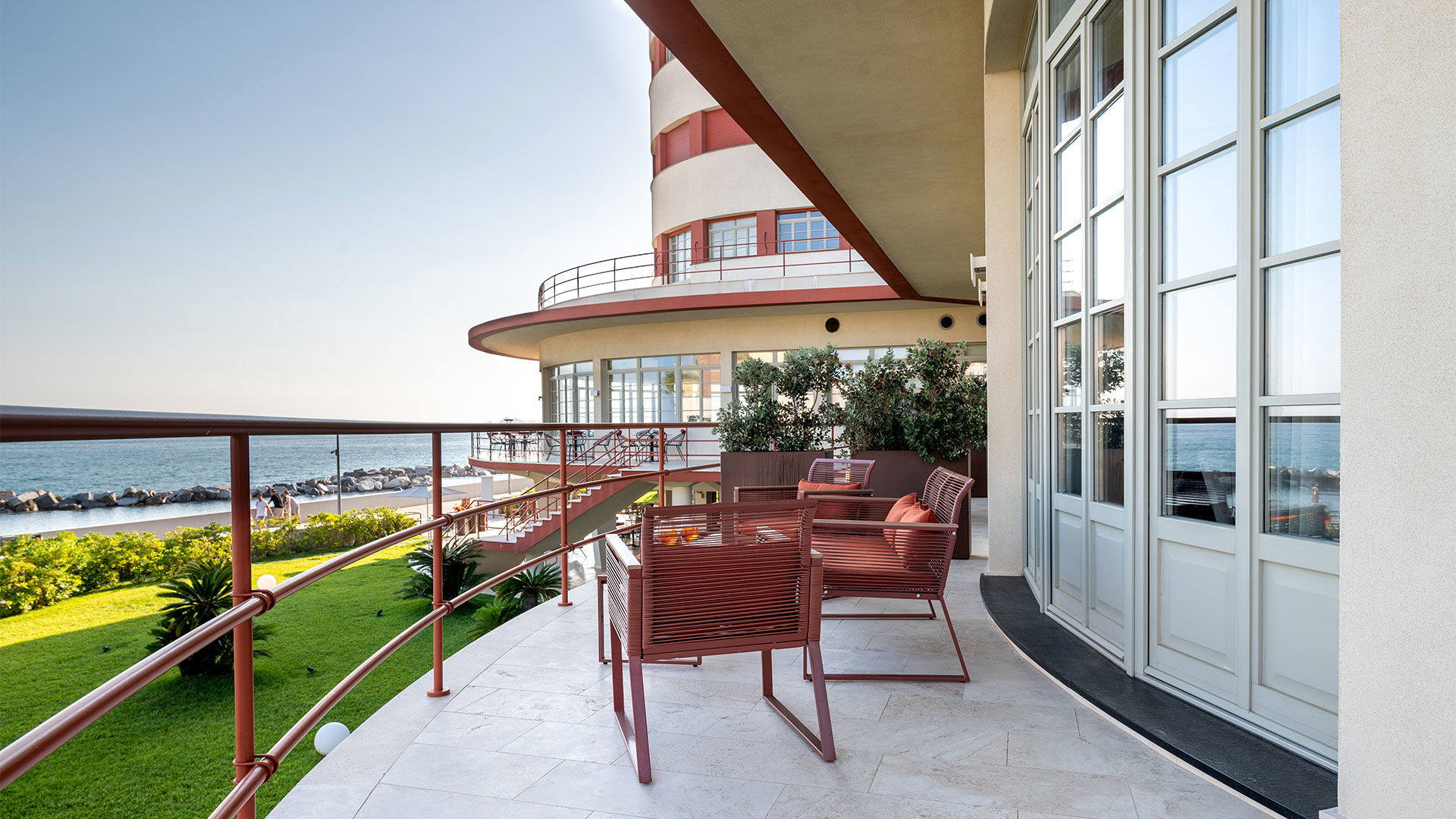 Rooms & Suites 12