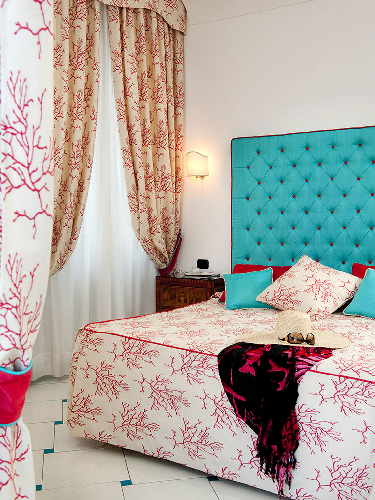 Rooms and Suites  12 Rooms and Suites  12