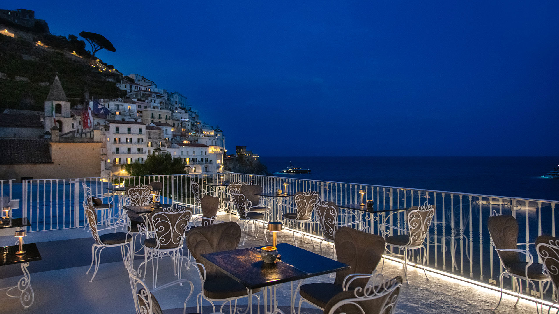 Signature Rooftop Cocktail Bar 20