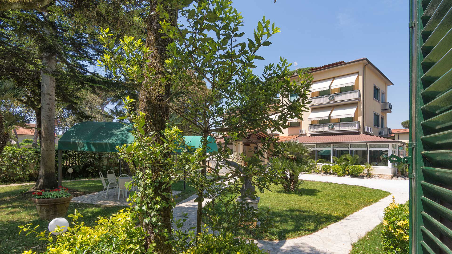 Hotel 11