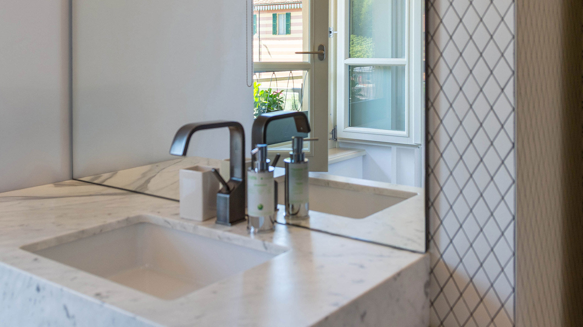 Superior con Balcone 3