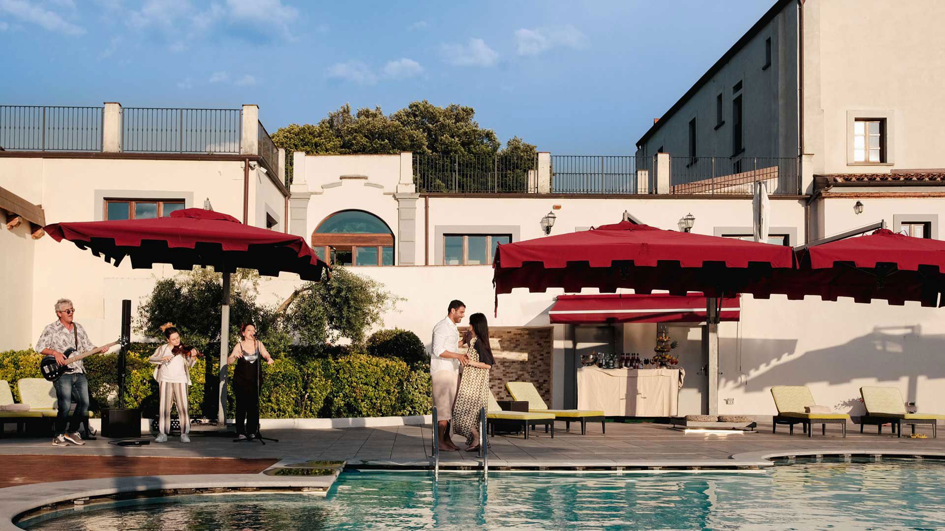 Piscina panoramica - Relax, vista panoramica e tutti i vantaggi di un hotel con piscina a Firenze
