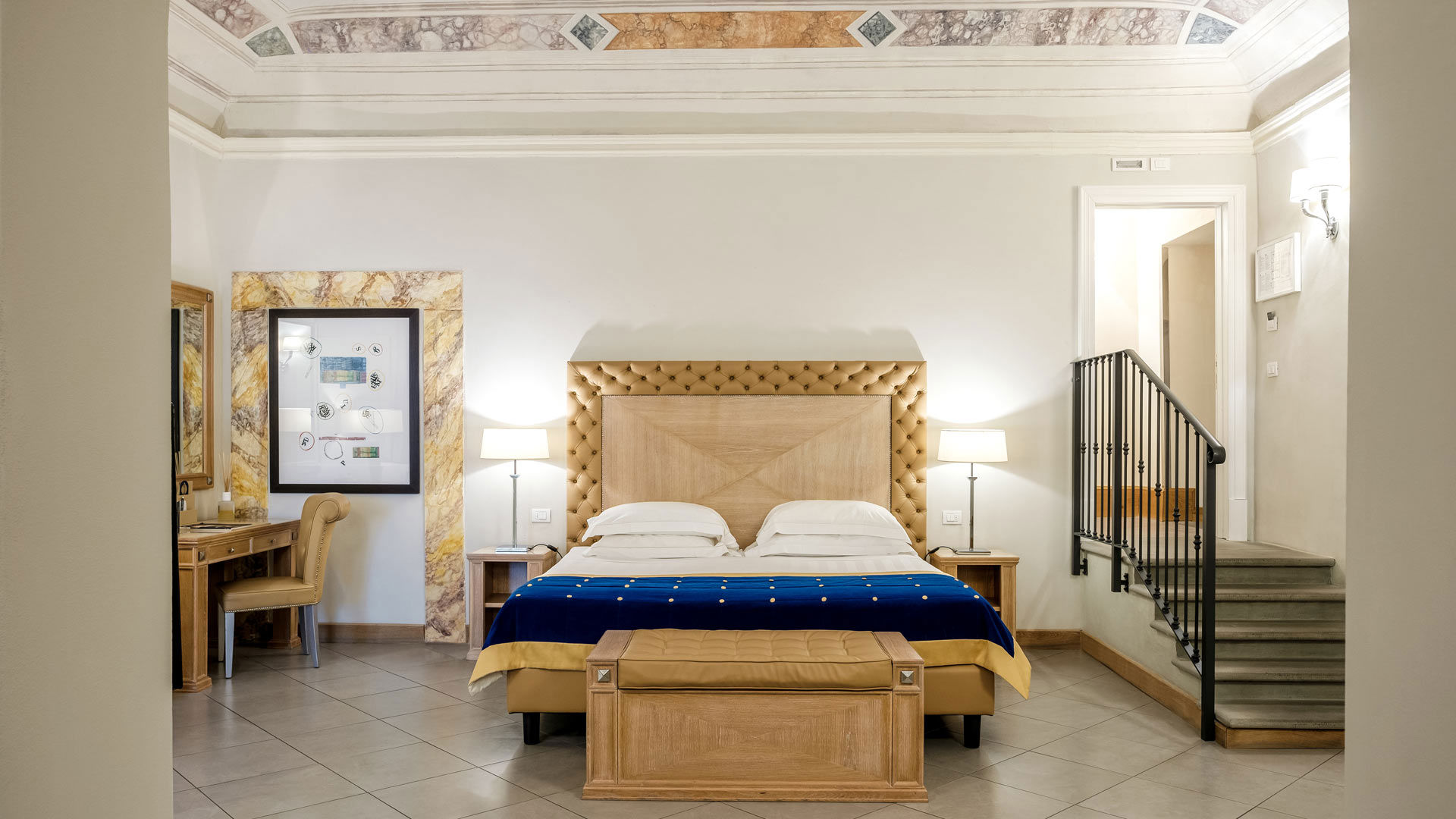 Suite Royal - Suite di lusso a Firenze con affreschi originali e charme senza tempo