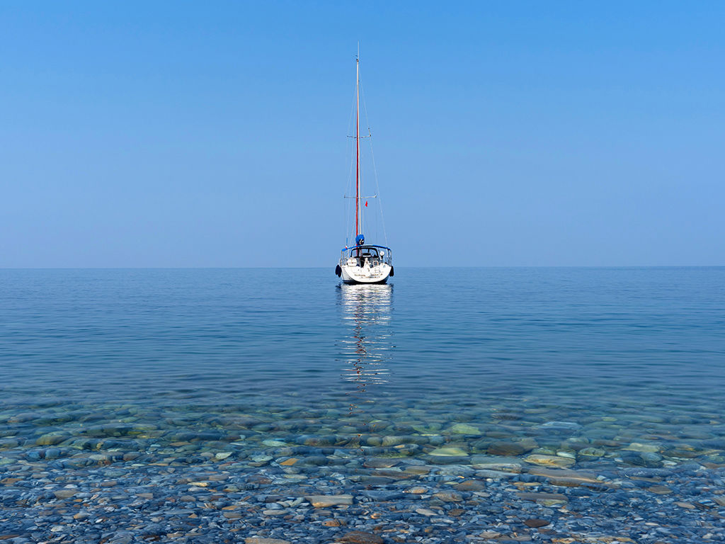 gallery_luxury-yachts-blue-ocean.jpg gallery_luxury-yachts-blue-ocean.jpg