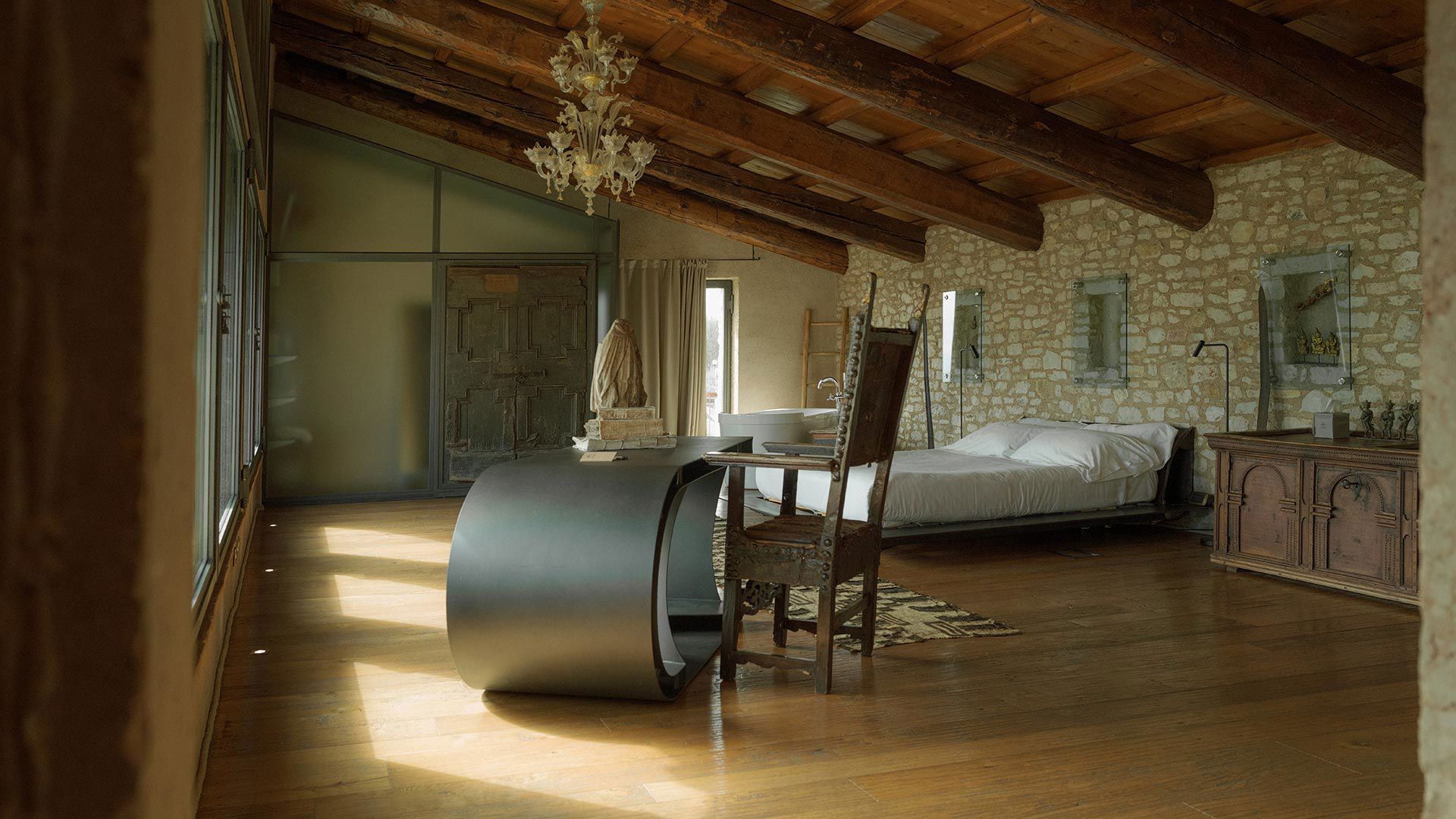 Rooms & Suite 7