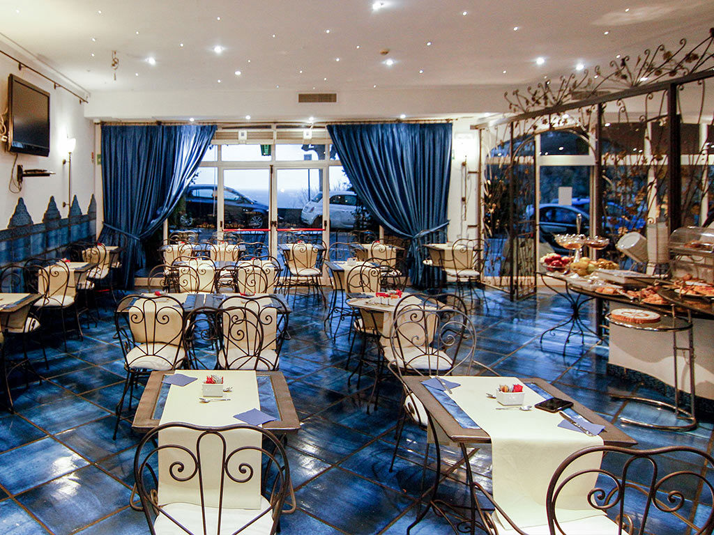 Lobby & Sala Colazioni 64